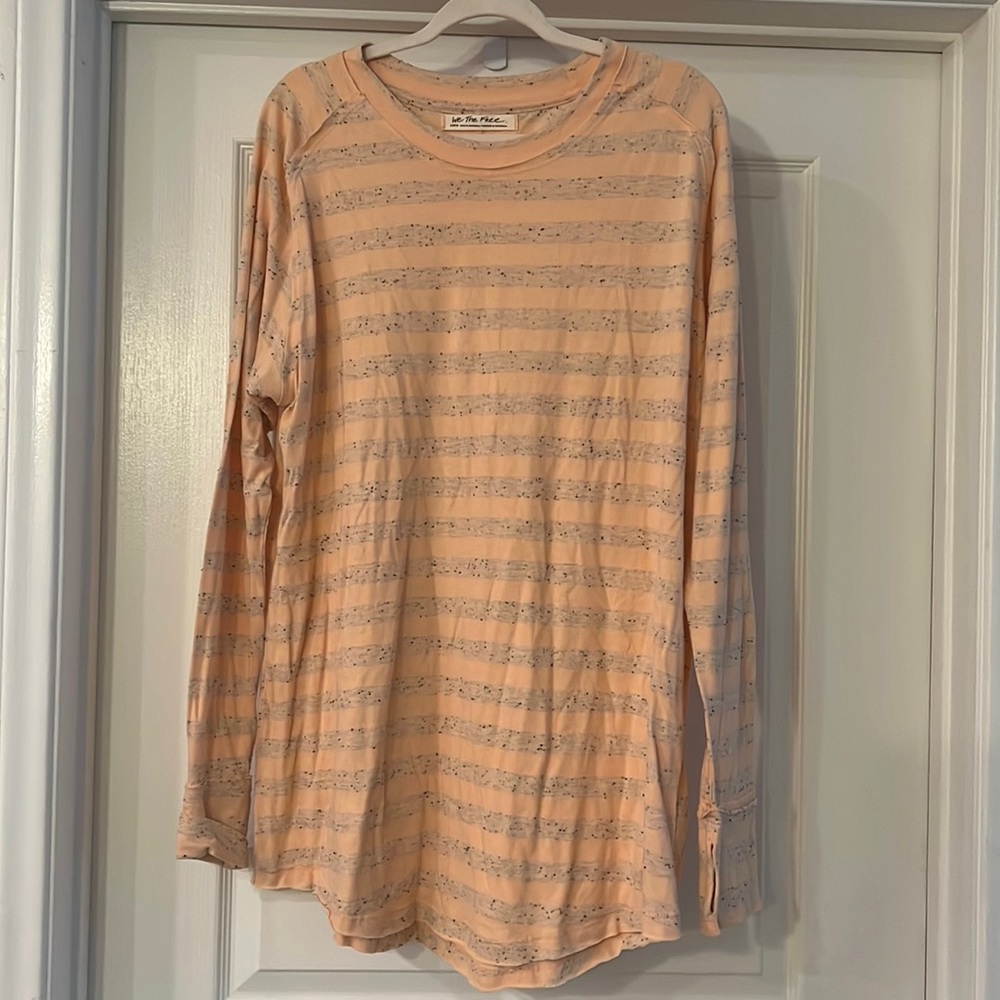 We the Free Long Sleeve Tee with thumb holes! Never worn; size L